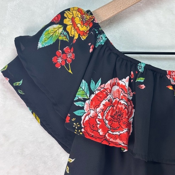 Xhilaration Black Floral Print Ruffle Neck Short Sleeve Off Shoulder Top Size Sm - Picture 4 of 11